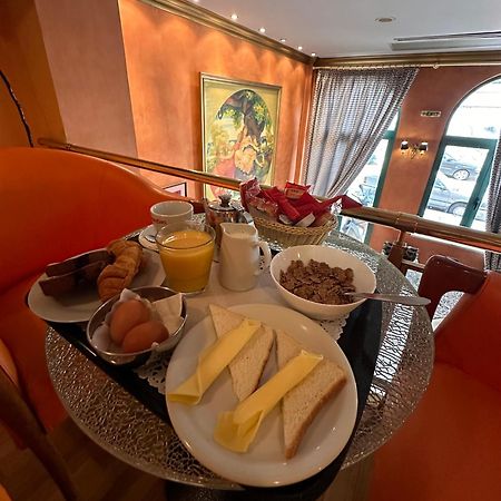 Alfa Hotel Piraeus Buitenkant foto